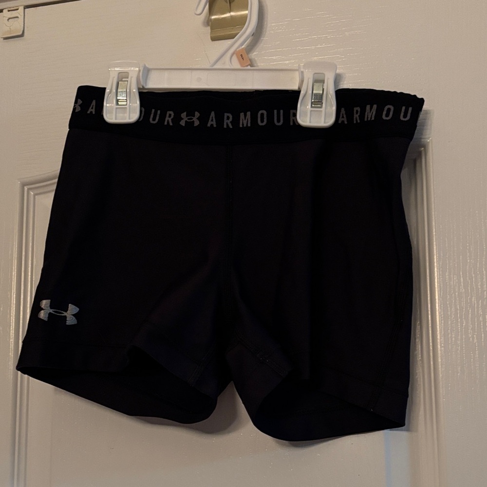 Under Armour Women's Black Athletic Shorts Size Small Used